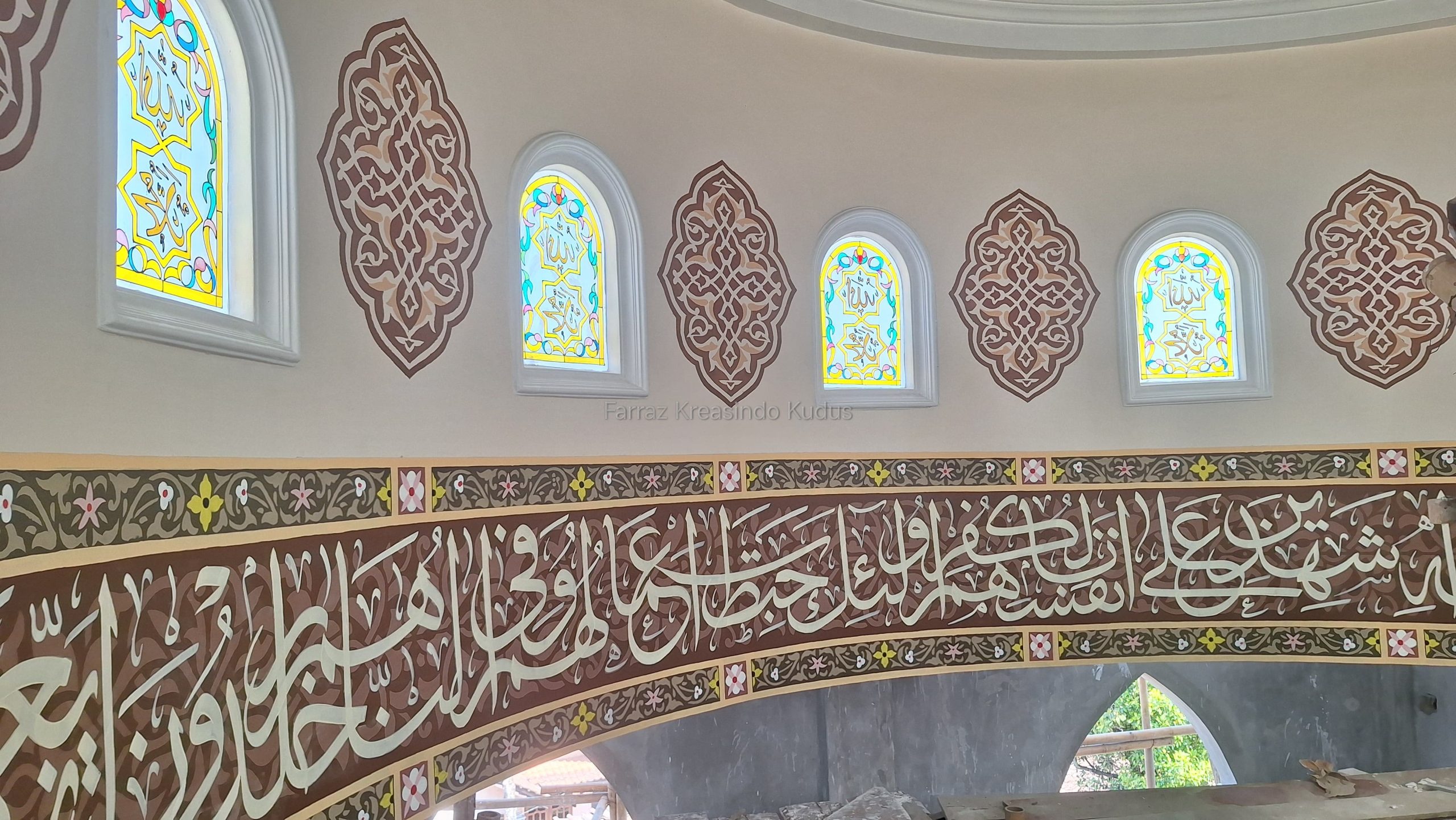 Farraz Kreasindo Sukses Tuntaskan Keindahan Kaligrafi dan Ornamen di Masjid At Taqwa Kendal